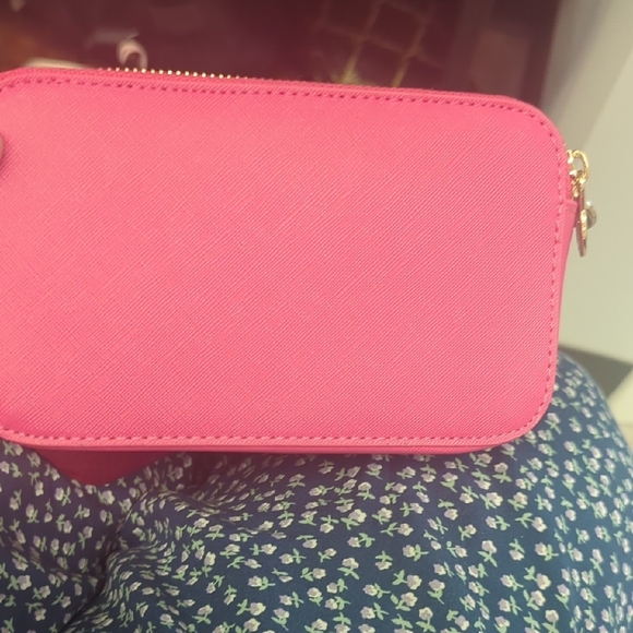 Valentino Pink and Gold Crossbody Bag with Studded Accents. BRAND NEW With Tags - Picture 2 of 7